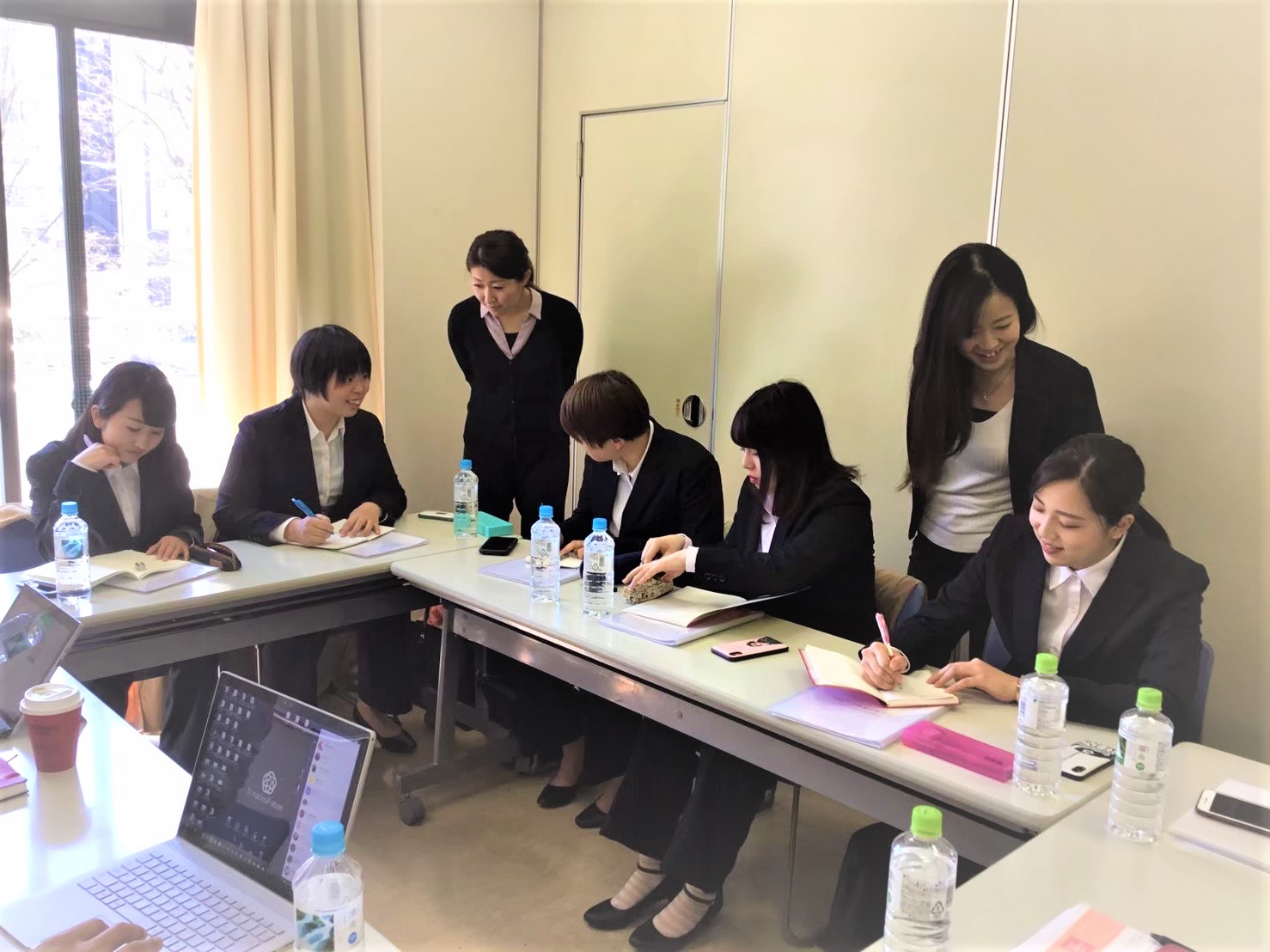 新卒採用✨ サムネイル